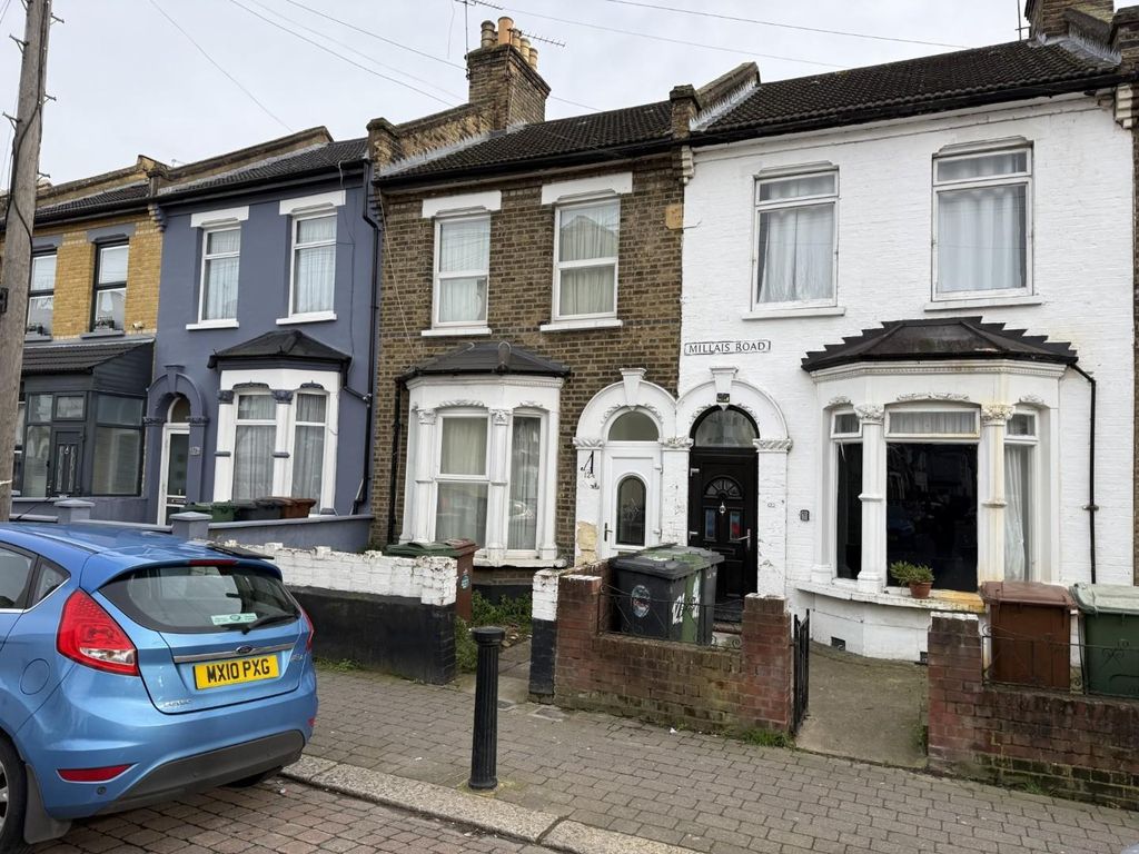 Property photo 1 of 18