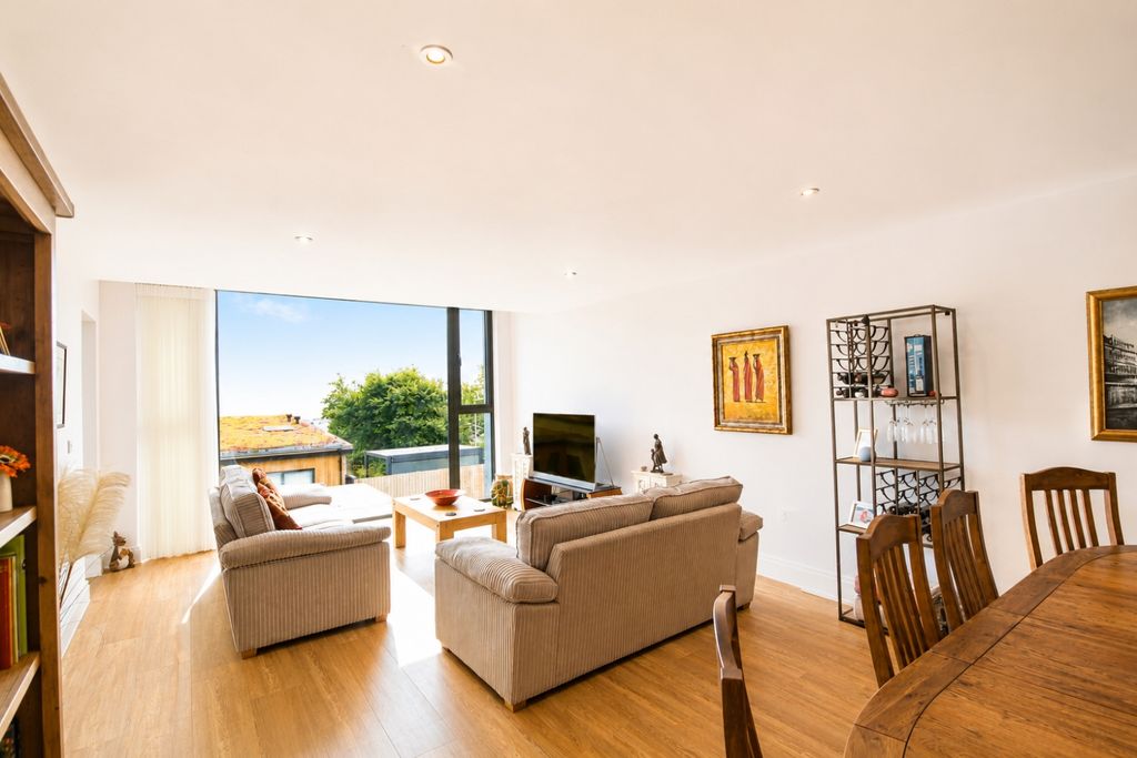 Property photo 3 of 19 0Fc2Defa-666B-4209-A1c7-72Bb2d9c5488