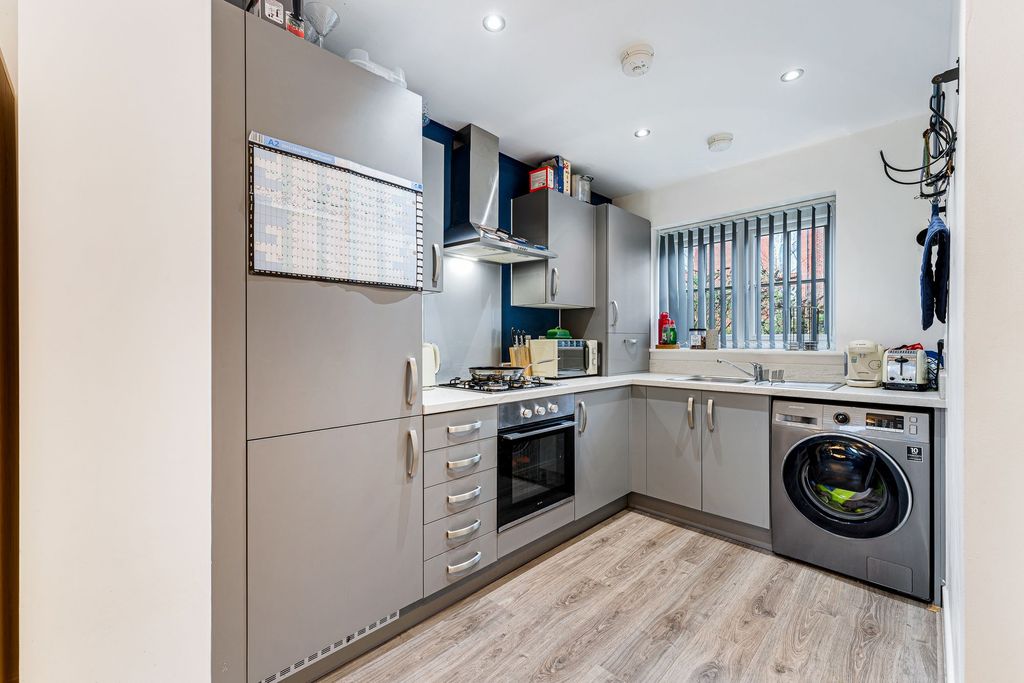 Property photo 2 of 23