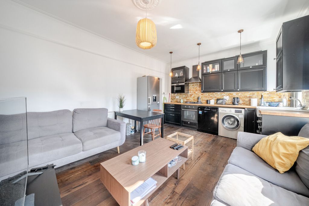 Property photo 2 of 18 1500364-10-6A7053...