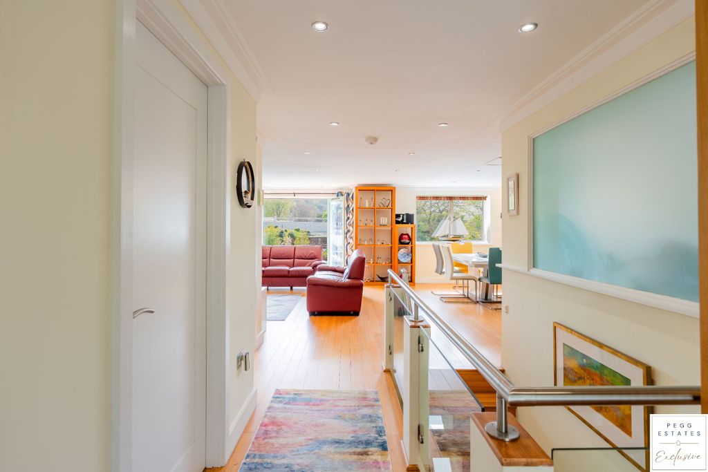 Property photo 2 of 26