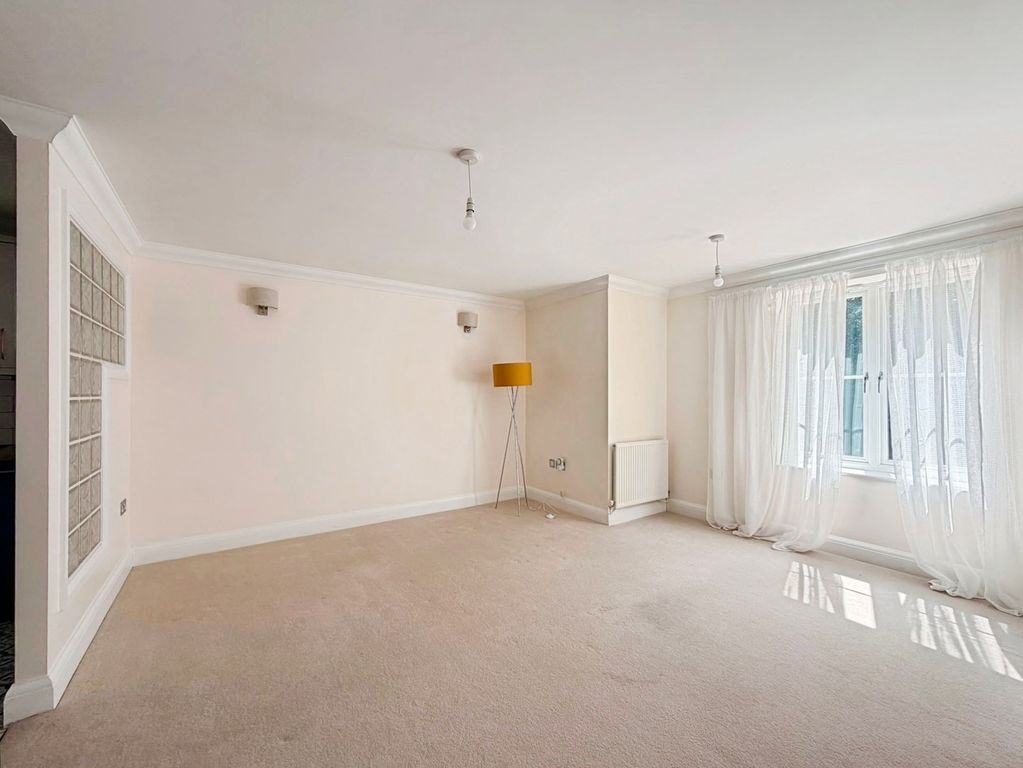 Property photo 3 of 17 Pbox-Img.Jpg