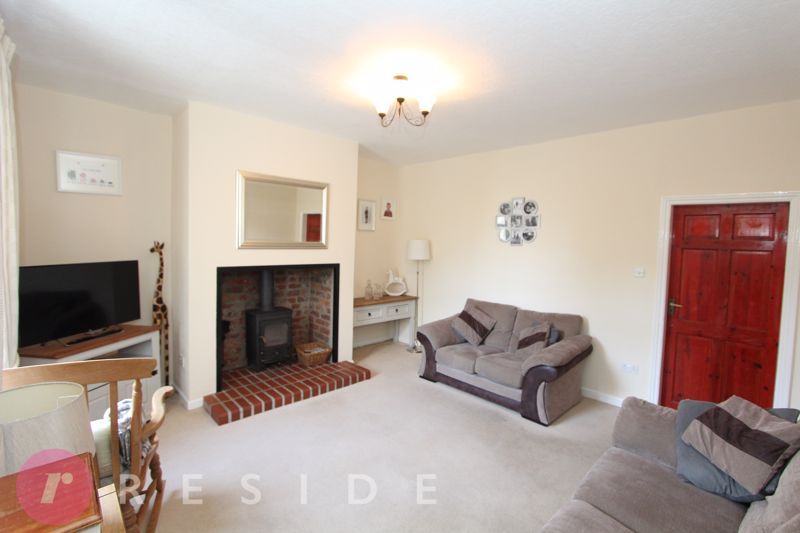 Property photo 2 of 18 Lounge