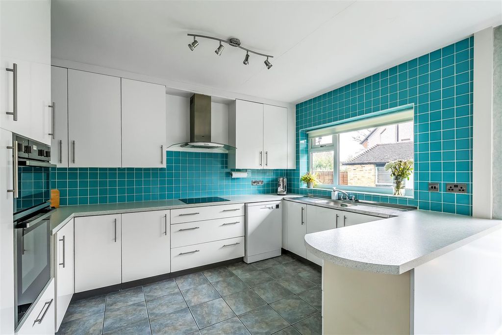 Property photo 3 of 33 20-Warren-Avenue-21.Jpg