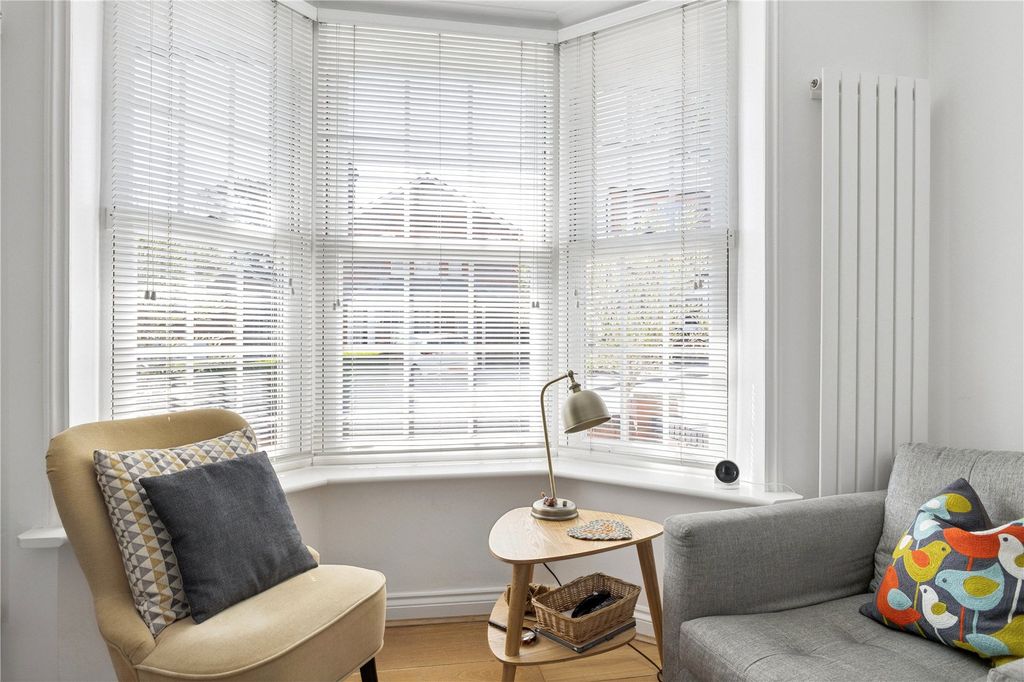 Property photo 2 of 21 Sitting Room