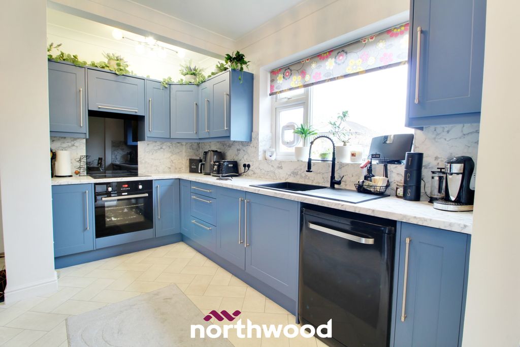 Property photo 2 of 26