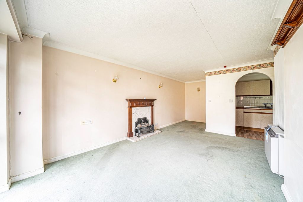Property photo 3 of 21
