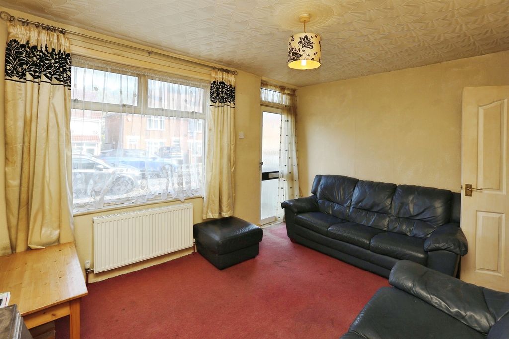 Property photo 3 of 17