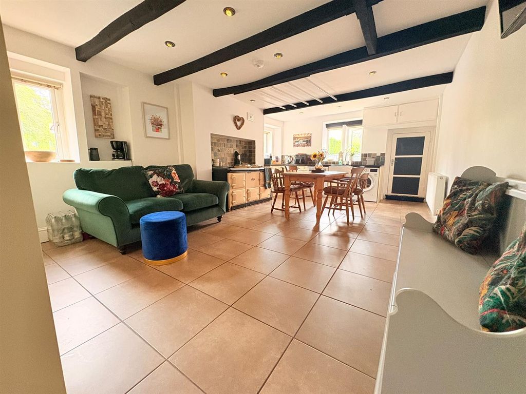 Property photo 3 of 34