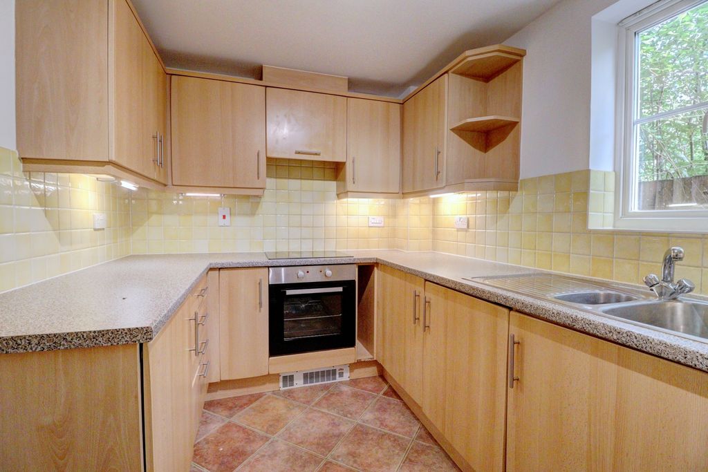 Property photo 2 of 7 Picture No. 11