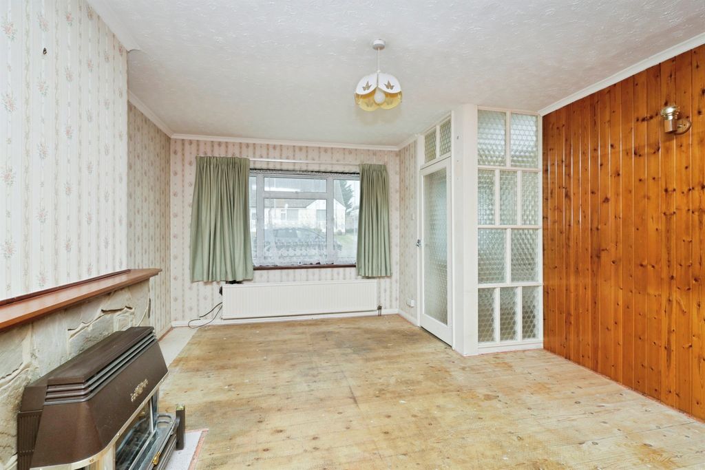 Property photo 2 of 14