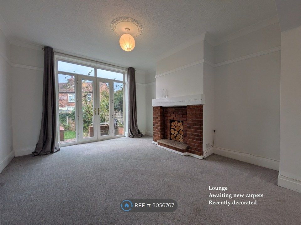 Property photo 2 of 15 Lounge