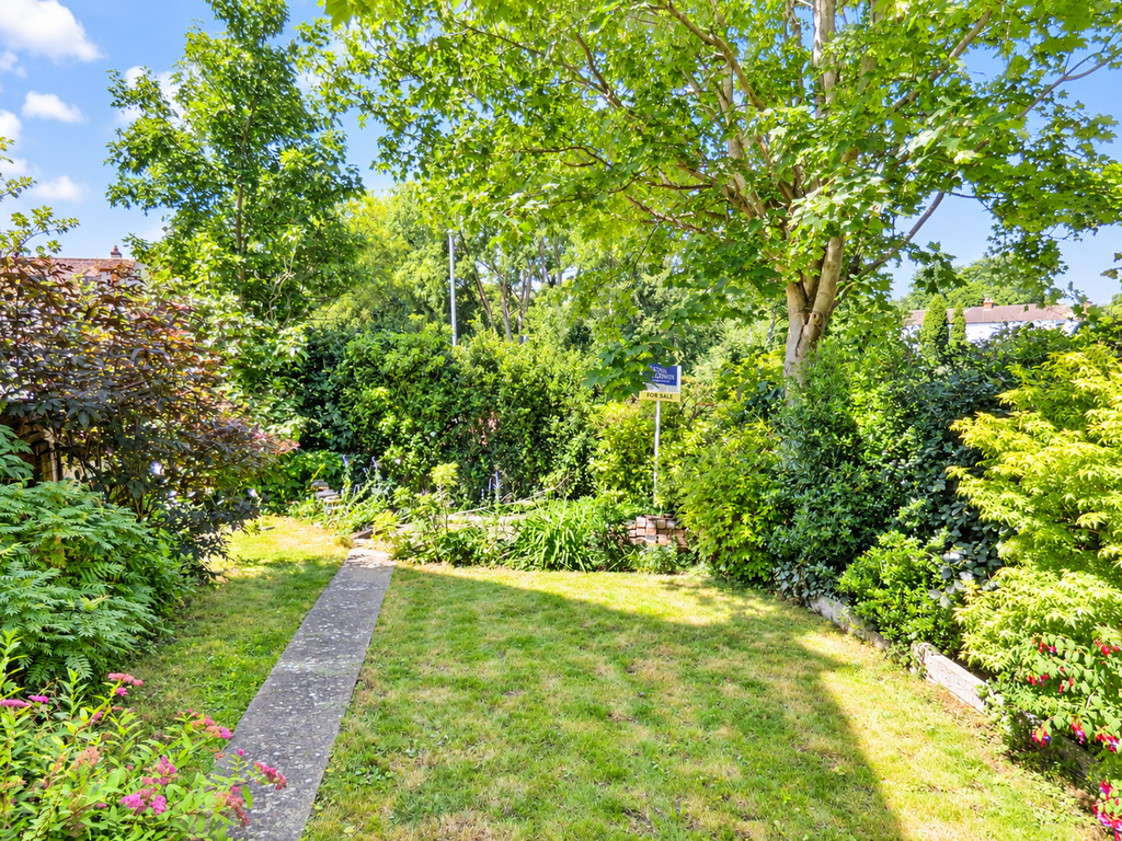 Property photo 2 of 25