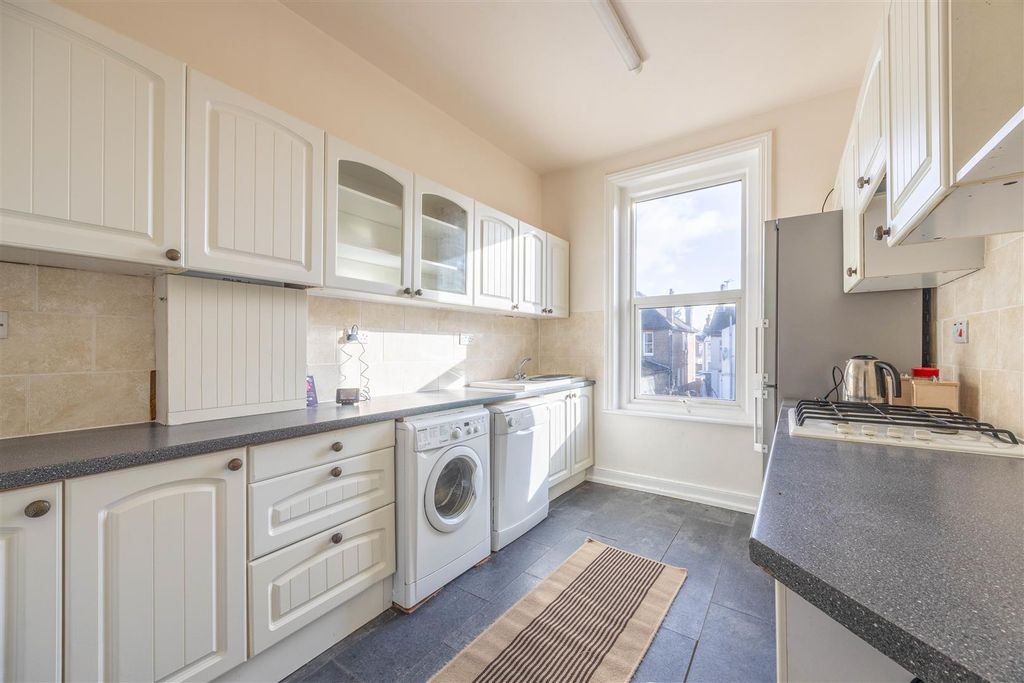 Property photo 3 of 16 Kitchen