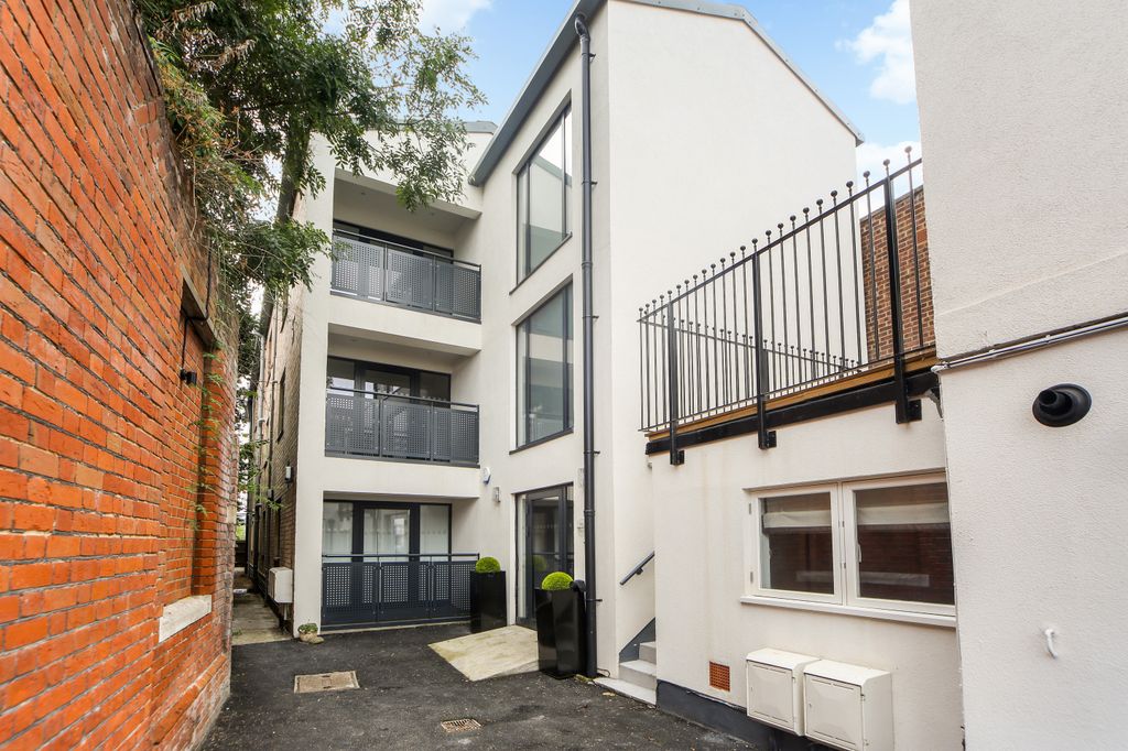 Property photo 1 of 10 Front Exterior