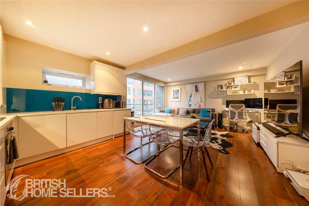 Property photo 2 of 16 Picture No. 10