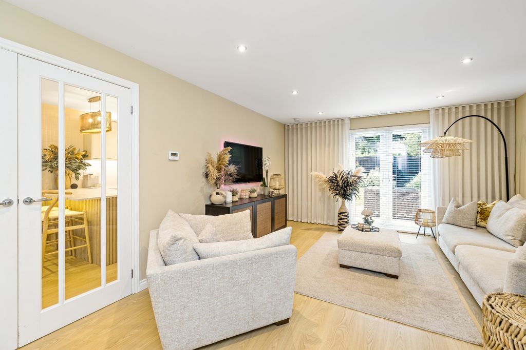 Property photo 2 of 30 5277093