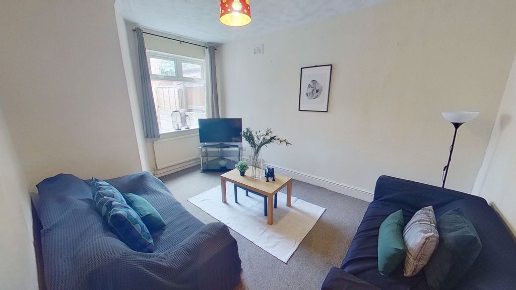 Property photo 2 of 10 Lounge