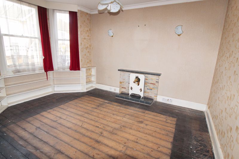 Property photo 2 of 16 Photo 6