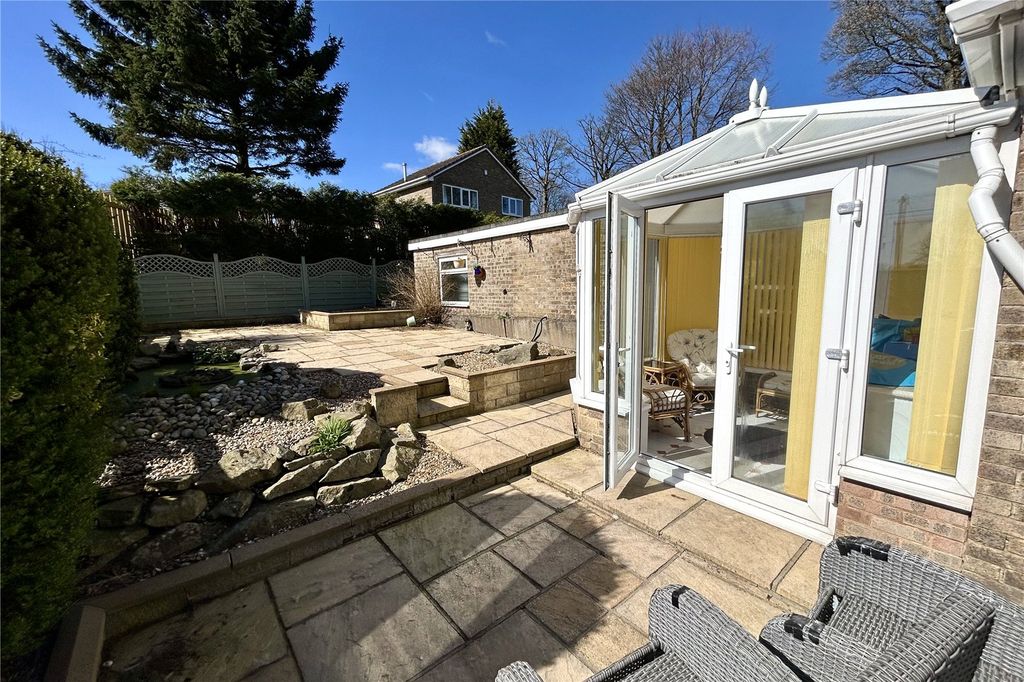 Property photo 2 of 13 Garden