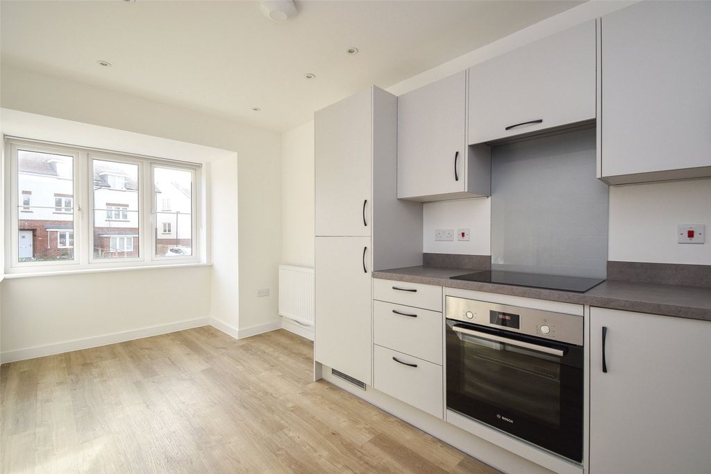 Property photo 2 of 7 Kitchen