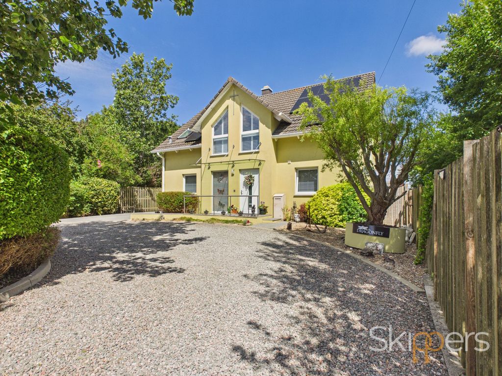 Property photo 1 of 33