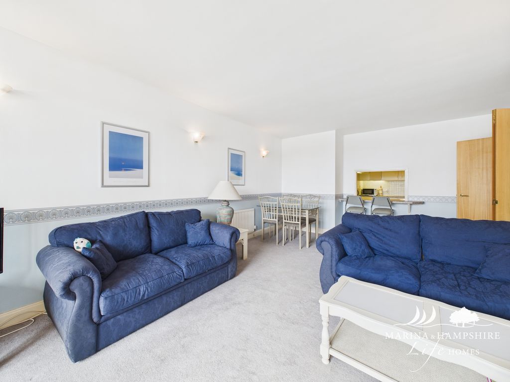 Property photo 3 of 26 Cam03691G0-Pr0067-Still012