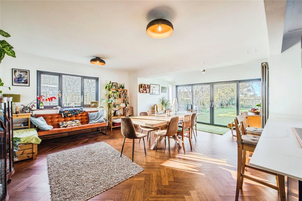 Property photo 3 of 33 Picture No. 16