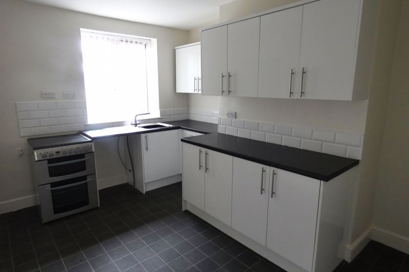 Property photo 3 of 7 Kitchen