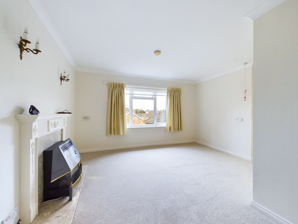 Property photo 2 of 14 30001735-Hr-2