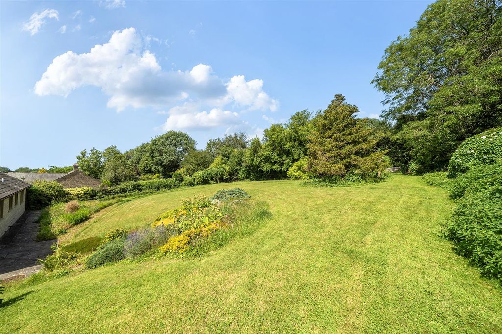 Property photo 3 of 15 Garden