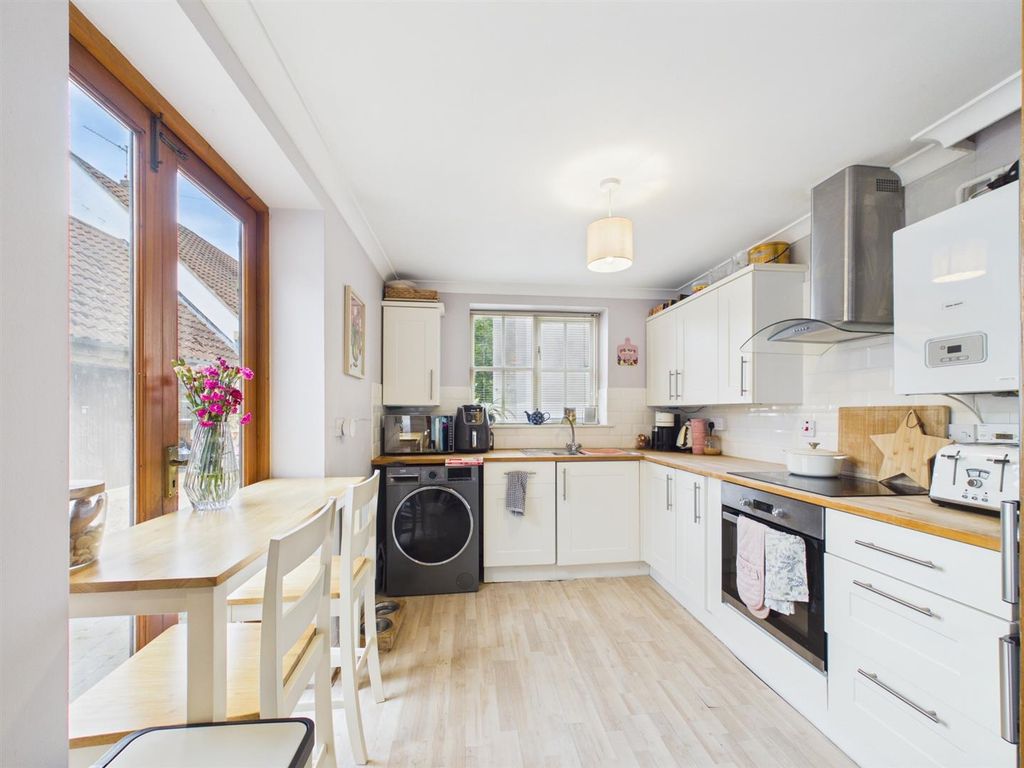 Property photo 3 of 11 Kitchen Breakfast Room