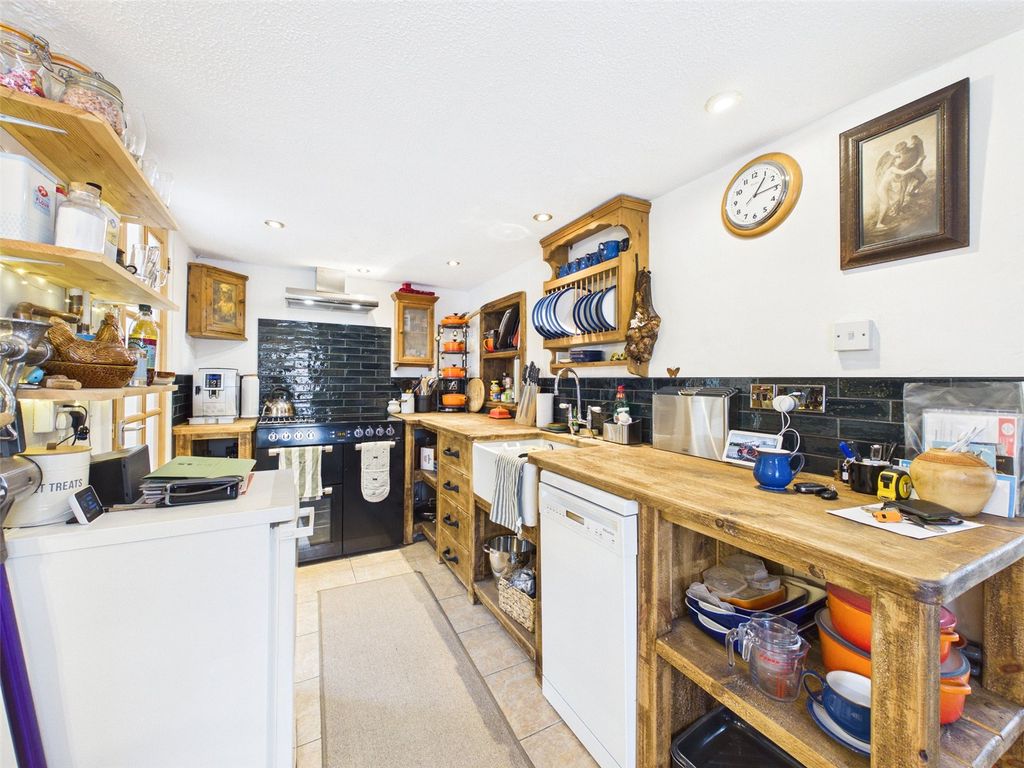 Property photo 2 of 14 Picture No. 20