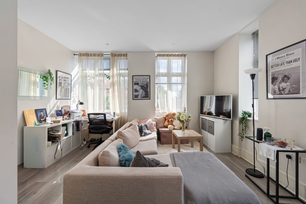 Property photo 3 of 12 094A6550
