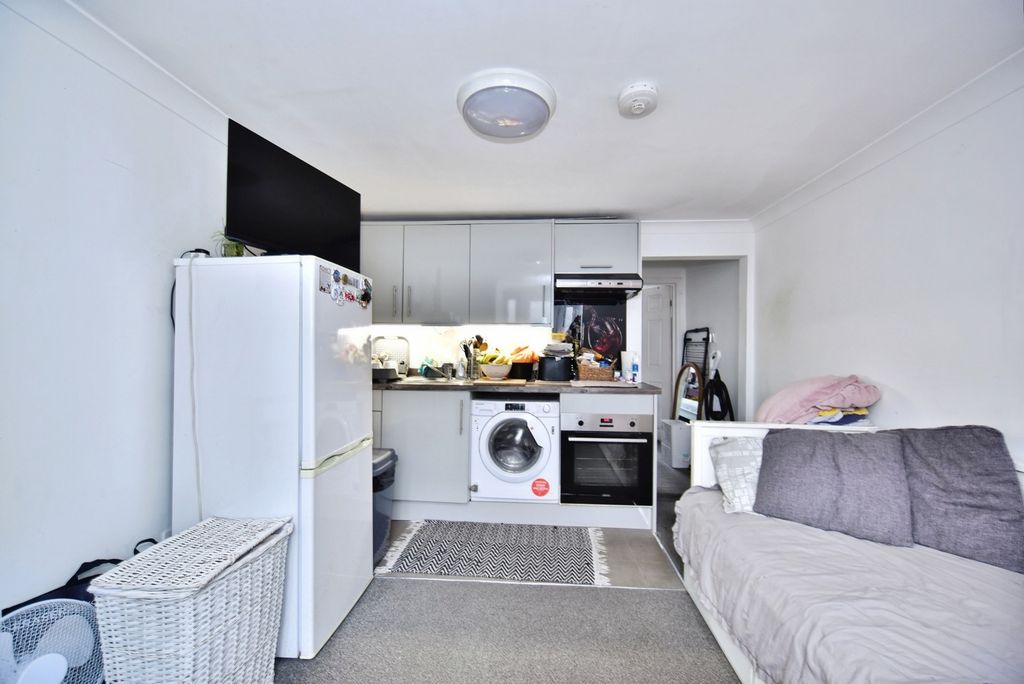 Property photo 3 of 11 Pbox-Img.Jpg