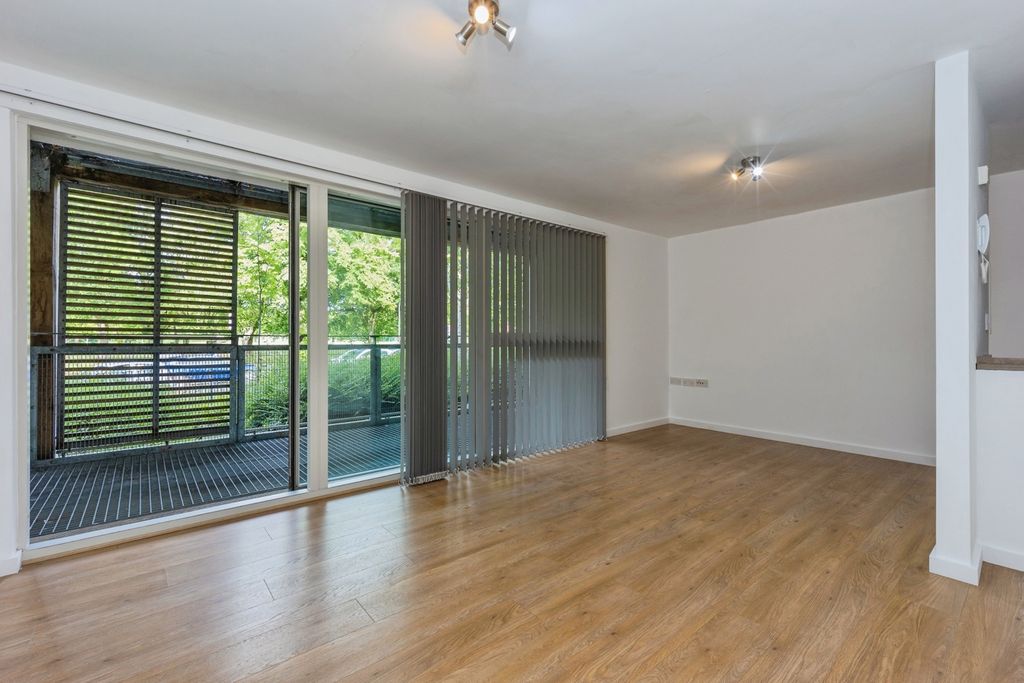 Property photo 3 of 20 Pbox-Img.Jpg