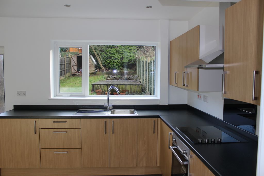 Property photo 1 of 10 Kitchen