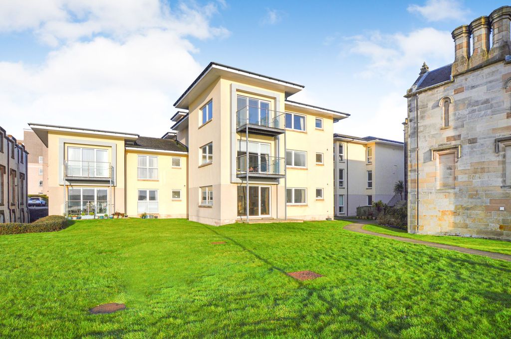 Property photo 2 of 24