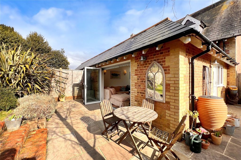 Property photo 2 of 30 Picture No. 23