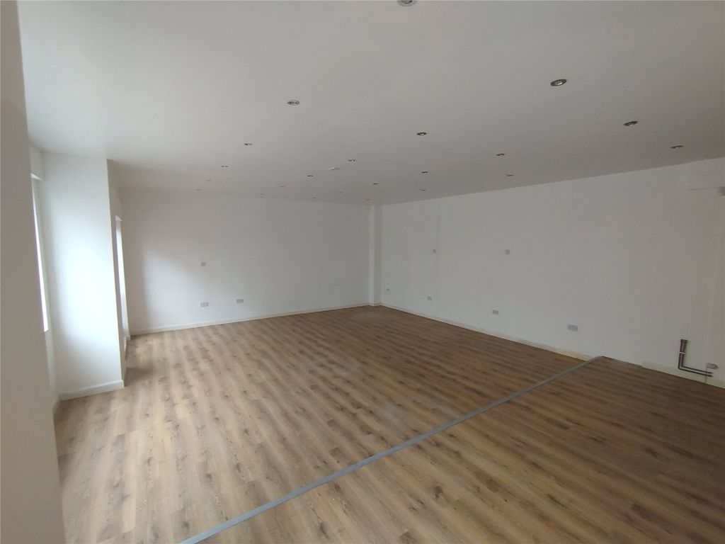 Property photo 3 of 6 Picture No. 06