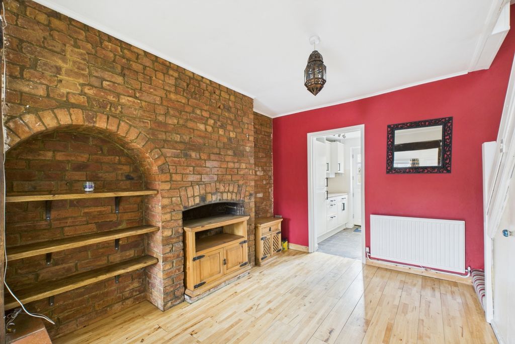 Property photo 3 of 10 Dining Room