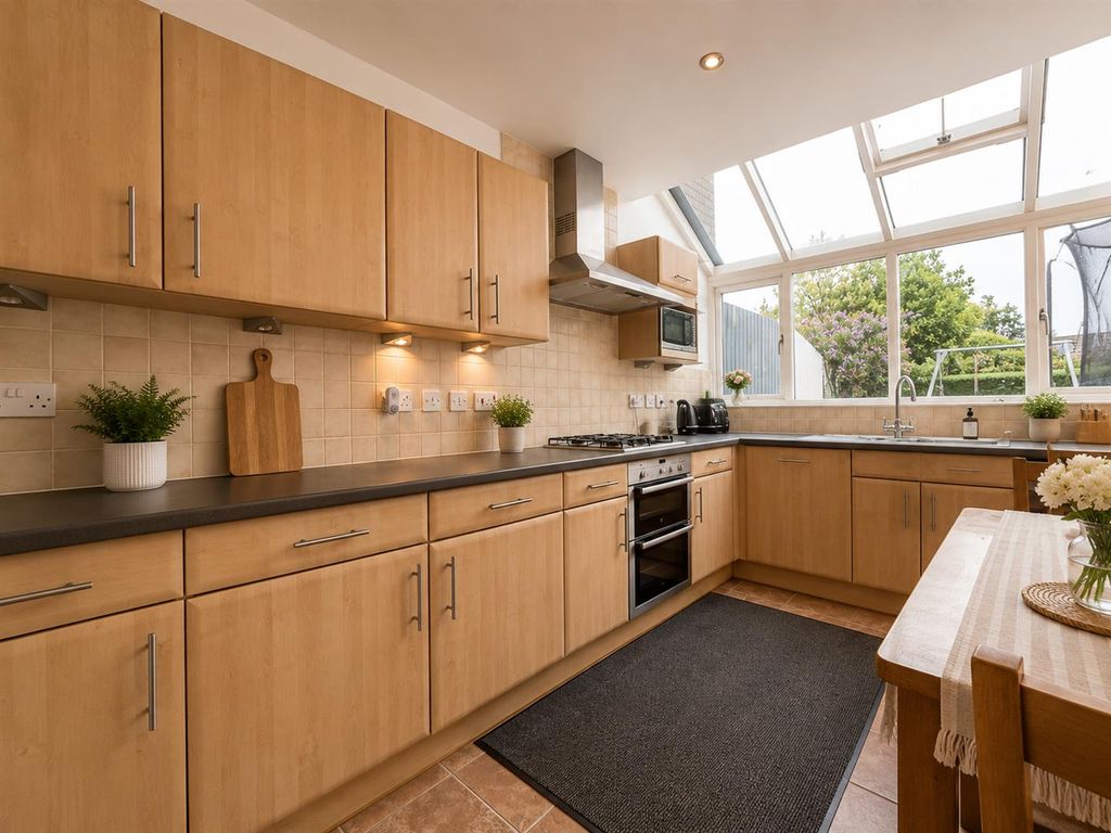 Property photo 2 of 20 A5F6Df6D-246E-44B3-B7Db-Cfb8A4834858.Png