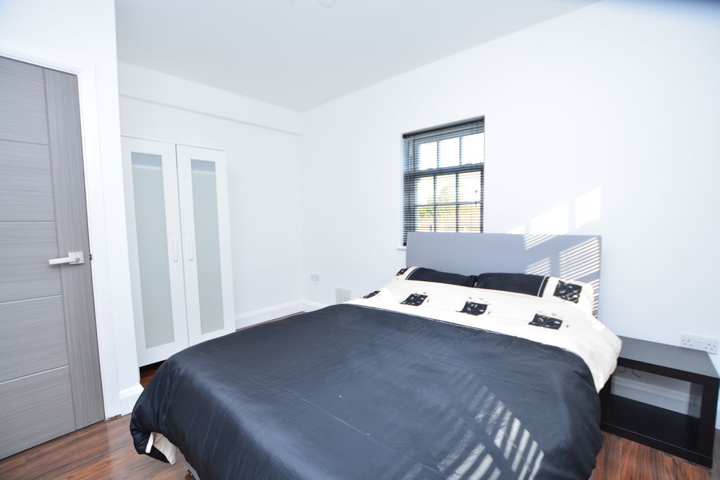 Property photo 3 of 6 Photo 13