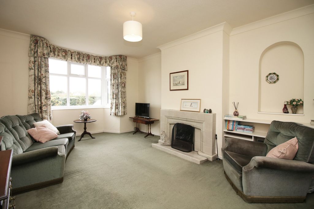 Property photo 3 of 27