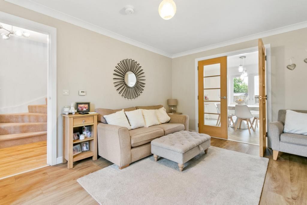 Property photo 2 of 31
