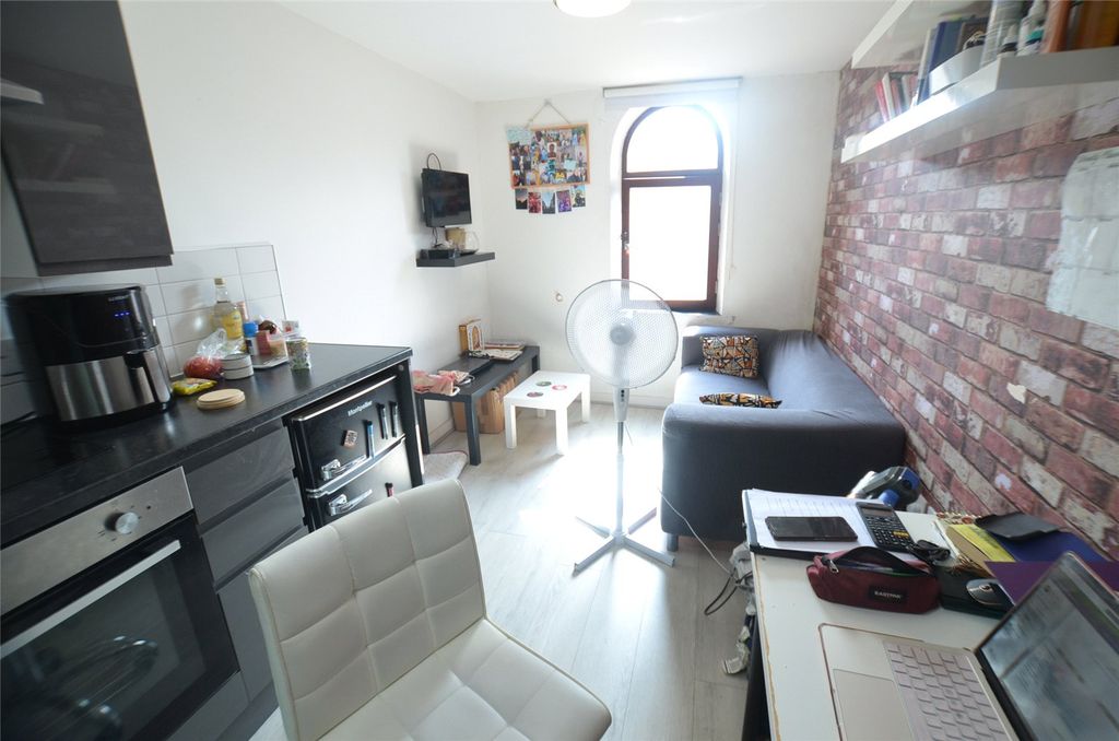 Property photo 2 of 4 Picture No. 03