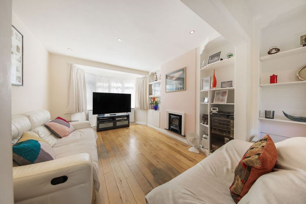 Property photo 2 of 16