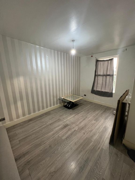 Property photo 1 of 1 Double Room To Rent With Family- Ilford