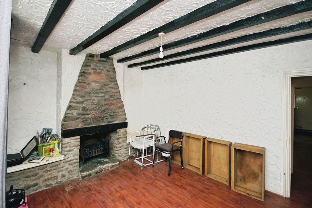 Property photo 3 of 17 Photo
