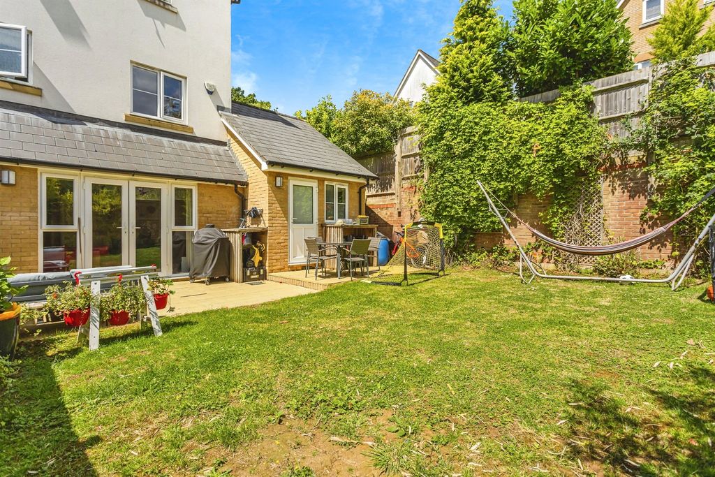 Property photo 2 of 17